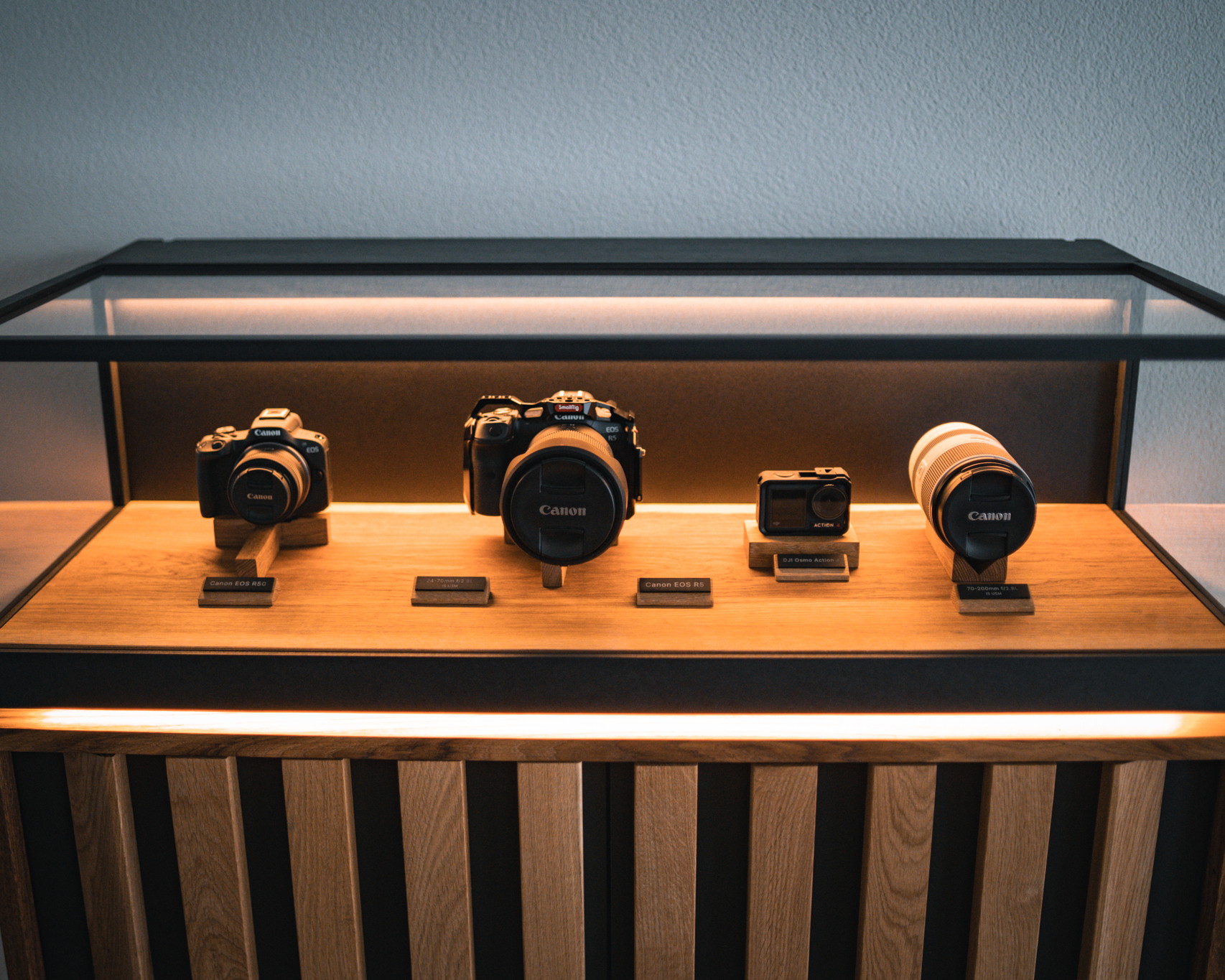 Sideboard mit Vitrine